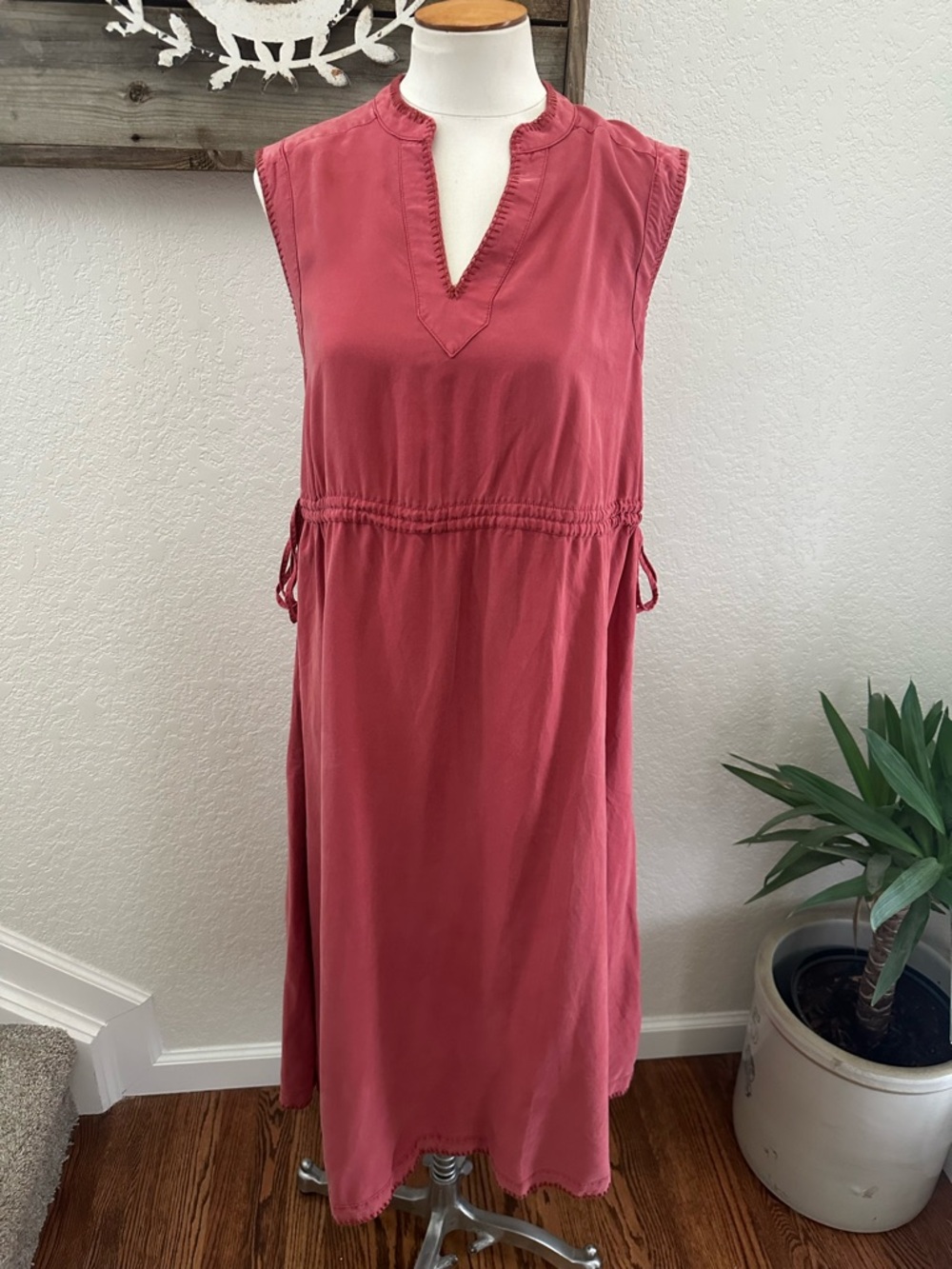 Sundance Sleeveless V-Neck Midi Dress in pink 100% tencel ladies 8 Petite NWT